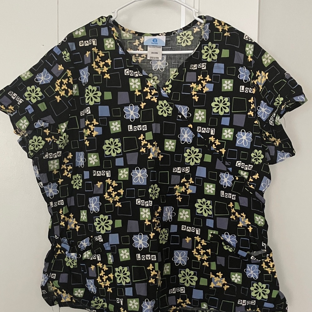 Floral Patterned Women's  Scrub Top